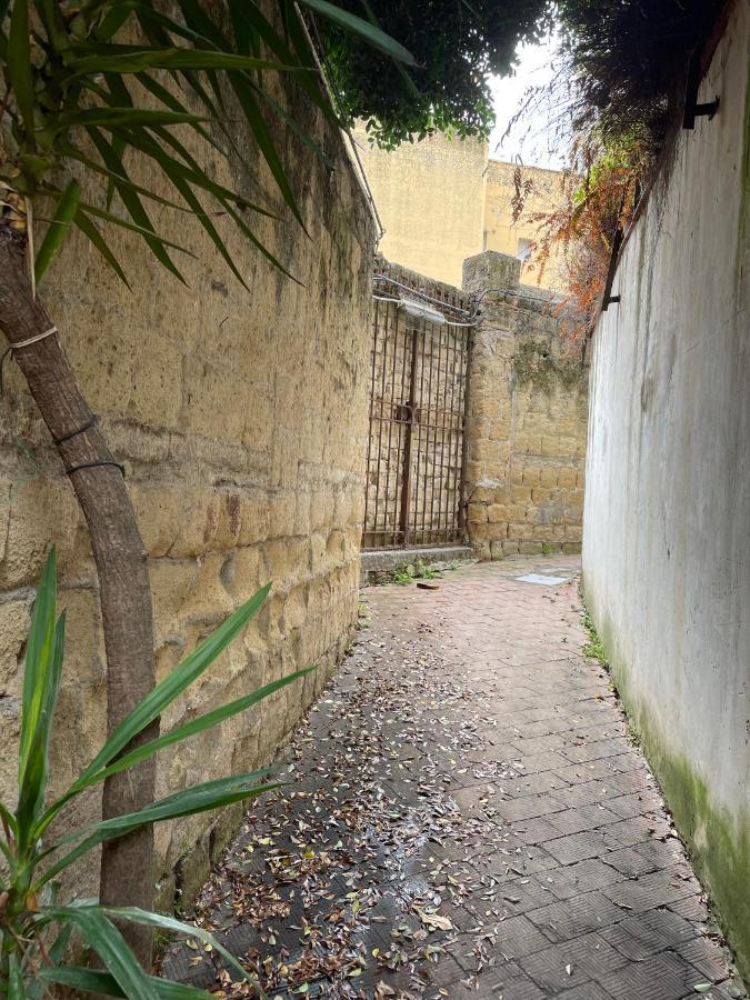 Residenza Chiaia Bed and Breakfast Nápoles Exterior foto